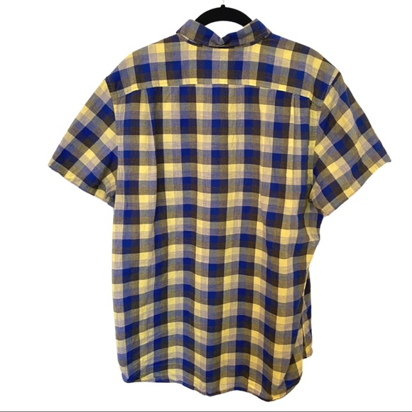 ⭐️Gap s/s plaid shirt. EUC - Picture 2 of 4